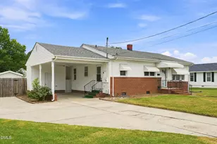 206 W Woodall St, Benson, NC 27504 - Photo 2