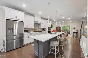 10330 Sablewood Dr, Raleigh, NC 27617 - Photo 8