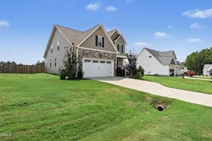201 Noramac Ct, Selma, NC 27576 - Photo 2