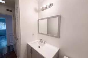 7040 Longstreet Dr, Raleigh, NC 27615 - Photo 10