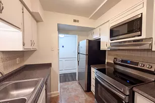 7040 Longstreet Dr, Raleigh, NC 27615 - Photo 2