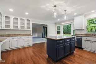 9712 Astor Ct, Cary, NC 27518 - Photo 6