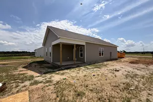 121 Longfield Ct, Dunn, NC 28334 - Photo 2