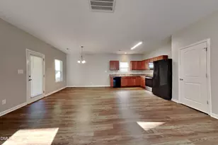 917 Leatherstone Ln, Fuquay-Varina, NC 27526 - Photo 2