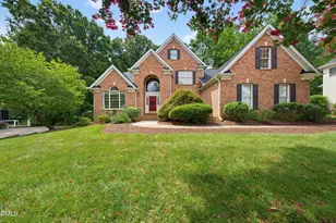 106 Debrock Ct, Cary, NC 27519 - Photo 2