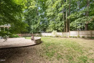 305 Wyndham Dr, Chapel Hill, NC 27516 - Photo 10