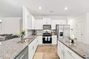 2570 Summersby Dr, Mebane, NC 27302 - Photo 4