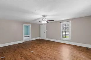 700 N Webb St, Selma, NC 27576 - Photo 8