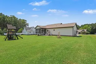 229 Tedpace St, Princeton, NC 27569 - Photo 6