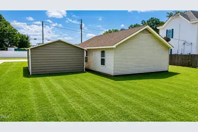 310 S Webb Street, Selma, NC 27576 - Photo 4