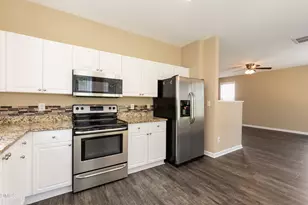104 Hutson Ln, Clayton, NC 27527 - Photo 4