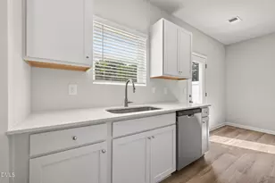 414 Barrington Key Dr, Zebulon, NC 27597 - Photo 6