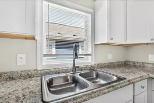 403 Spring Ct, Henderson, NC 27536 - Photo 6