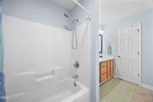 6 Bentwood Pl, Durham, NC 27703 - Photo 32