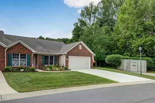 3027 Maple Ave, Burlington, NC 27215 - Photo 2