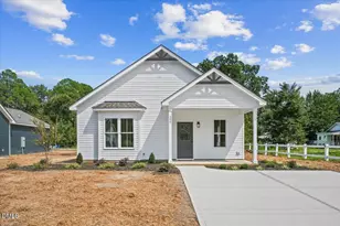 306 S Sycamore St, Fremont, NC 27830 - Photo 1