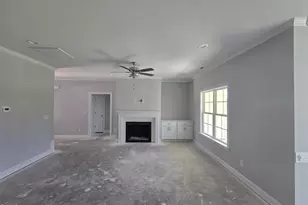1027 N Lincoln St, Benson, NC 27504 - Photo 2