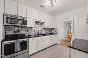110 Twin Oaks Pl, Cary, NC 27511 - Photo 12