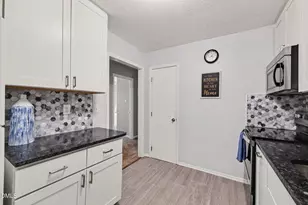 110 Twin Oaks Pl, Cary, NC 27511 - Photo 14