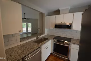 1216 Deptford Ct, Raleigh, NC 27609 - Photo 8
