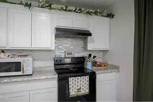 1307 W Pearsall St, Dunn, NC 28334 - Photo 10