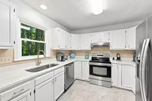112 Sequoia Ct, Cary, NC 27513 - Photo 12