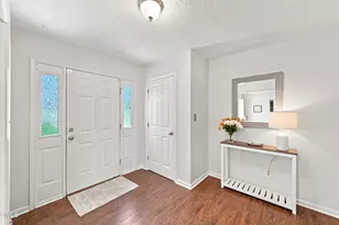 112 Sequoia Ct, Cary, NC 27513 - Photo 8
