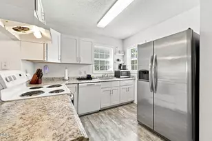 1305 Kent Rd, Raleigh, NC 27606 - Photo 10