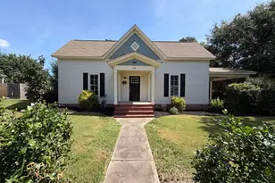 216 E Horne St, Clayton, NC 27520 - Photo 1