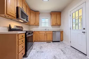 216 E Horne St, Clayton, NC 27520 - Photo 2