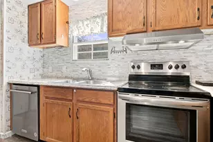 6304 Bannock Ct, Raleigh, NC 27603 - Photo 10