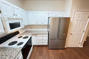 106 Pointe Crest Ct, Cary, NC 27513 - Photo 10