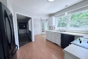 100 Drywood Pl, Cary, NC 27513 - Photo 2