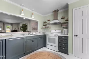 104 Lakewater Dr, Cary, NC 27511 - Photo 10
