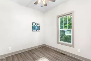 1305 E Willowbrook Dr, Burlington, NC 27215 - Photo 14