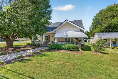 36 W Academy Street, Wendell, NC 27591 - Photo 2