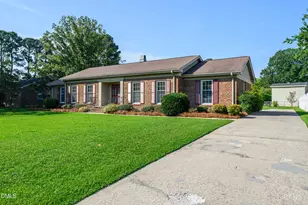 1106 Crestview Dr, Tarboro, NC 27886 - Photo 2
