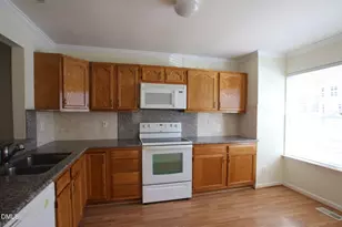 104 Climbing Ivy Ct, Cary, NC 27511 - Photo 2