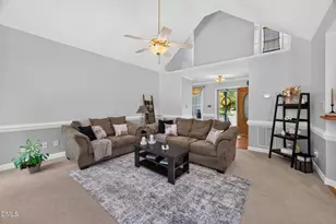 400 La Vista Ct, Benson, NC 27504 - Photo 4