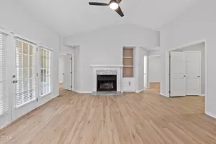 1201 Deptford Ct, Raleigh, NC 27609 - Photo 10