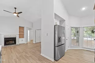 1201 Deptford Ct, Raleigh, NC 27609 - Photo 18
