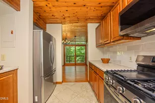 102 Arbutus Pl, Chapel Hill, NC 27517 - Photo 14