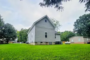 202 Hill St, Smithfield, NC 27577 - Photo 4