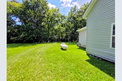202 Hill Street, Smithfield, NC 27577 - Photo 4