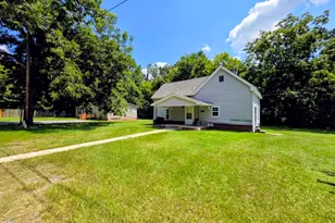 202 Hill St, Smithfield, NC 27577 - Photo 2