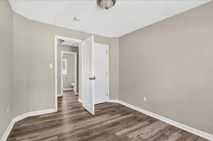 415 Spring Ct, Henderson, NC 27536 - Photo 8