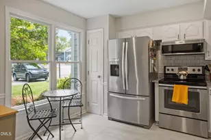 6402 Meadow View Dr, Raleigh, NC 27609 - Photo 4