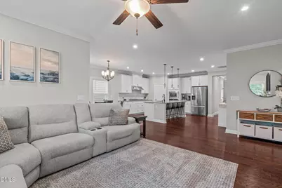 425 Oaks End Drive, Holly Springs, NC 27540 - Photo 2