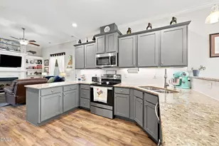 132 Pleasant View Ln, Benson, NC 27504 - Photo 2