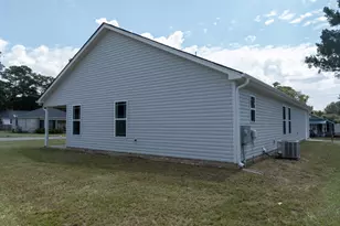 103 E Allen St, Four Oaks, NC 27524 - Photo 6